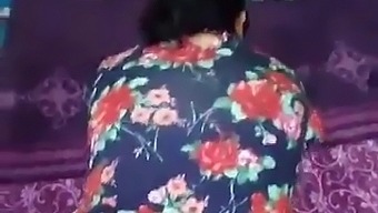 Indian Aunty Engages In Sexual Activity With Her Spouse