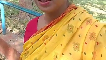 Desi Hot Sexy Bhabi Gets Amazing Fucking In This Video