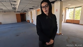 Real Estate Agent Cheats On Her Boyfriend And Gets Anal Fucked During A Visit From Fake Clients